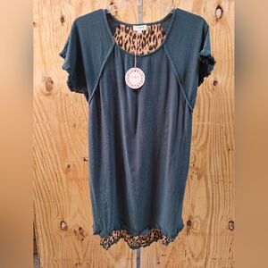 Umgee NWT Green High Low dress with Leopard Print Detail size Medium